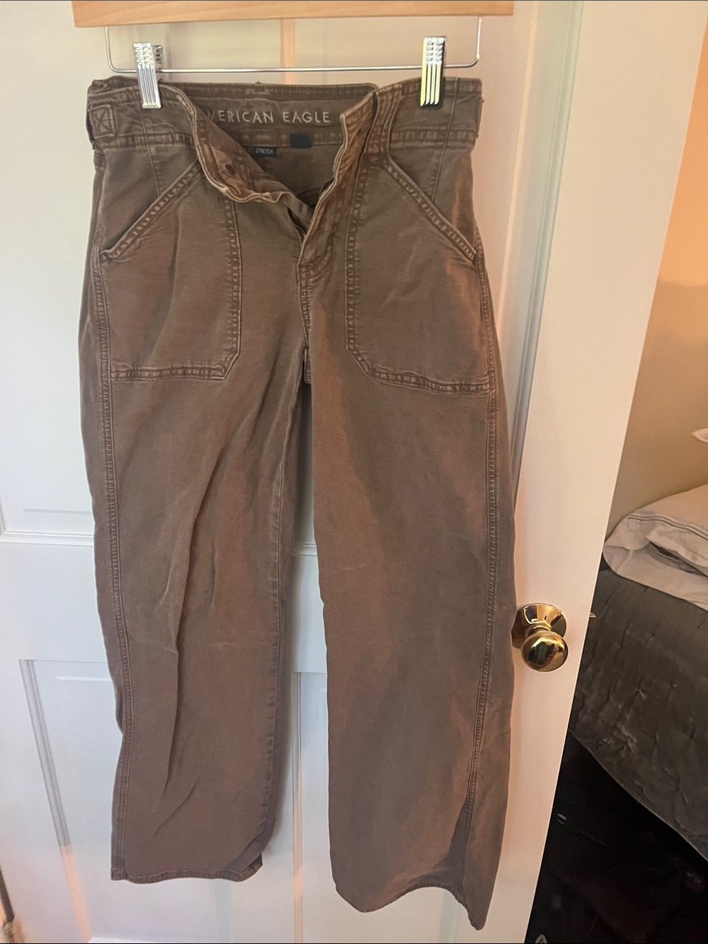 American Eagle Outfitters women's Brown Cargo Pants